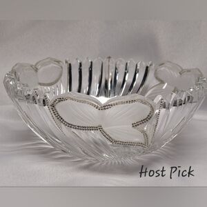 Elegant Crystal Bowl *** HOST PICK ***